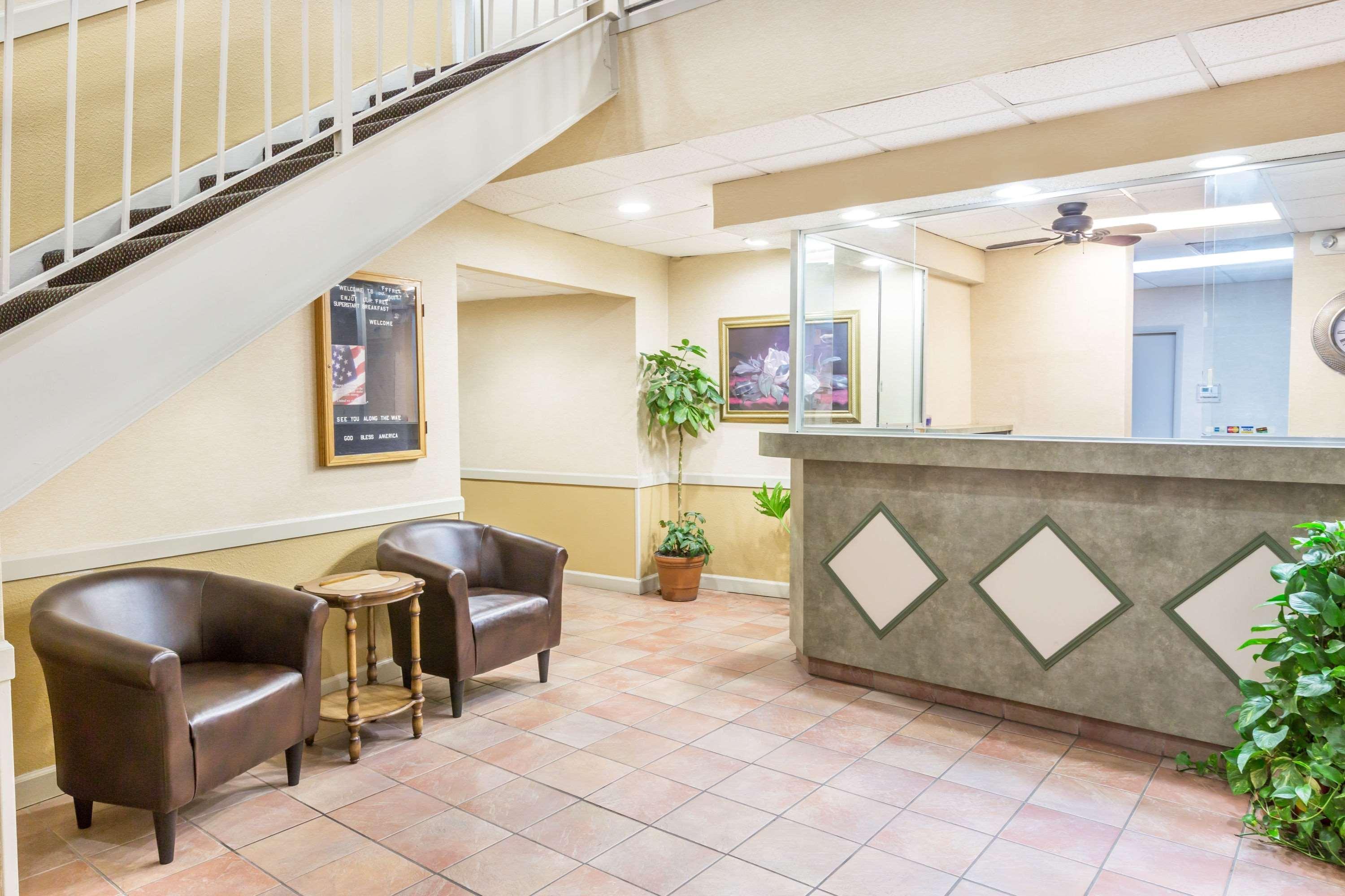 Super 8 By Wyndham Knoxville Downtown Area Екстериор снимка