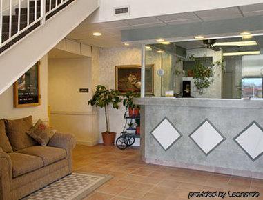 Super 8 By Wyndham Knoxville Downtown Area Интериор снимка